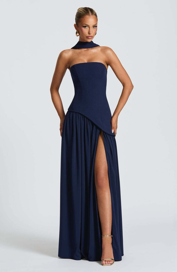 Elegant Flowing Women's Maxi Dress
