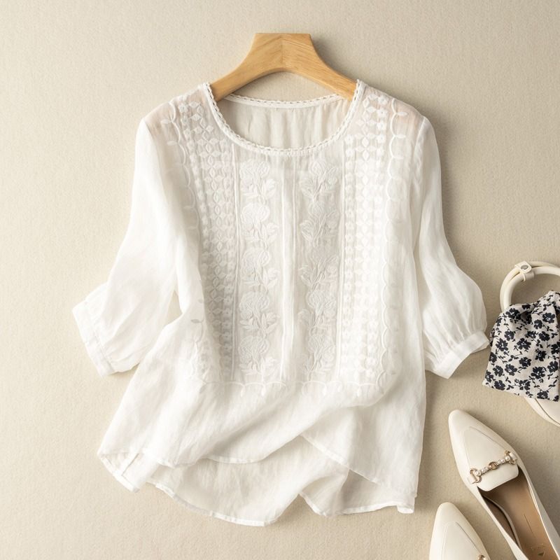 Elegant Women's Linen Blouse - Lightweight and Timeless for Warm Days