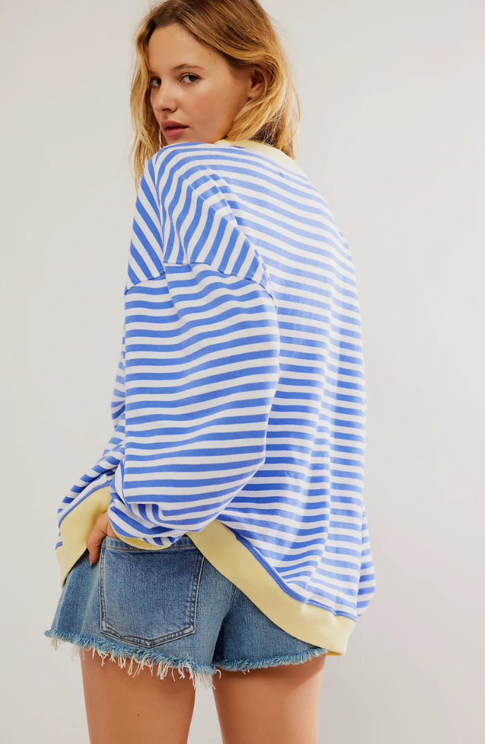 Women's Striped Oversized Sweatshirt - Casual Pullover with Contrast Accents