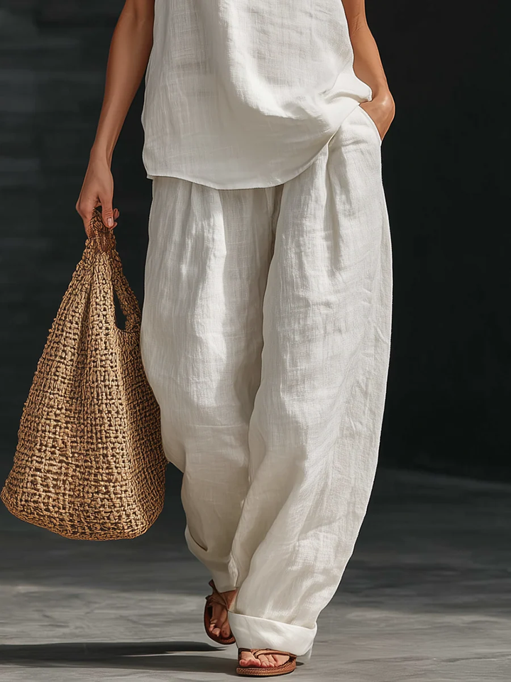 Elegant Sleeveless Women's Set with Wide Leg Pants