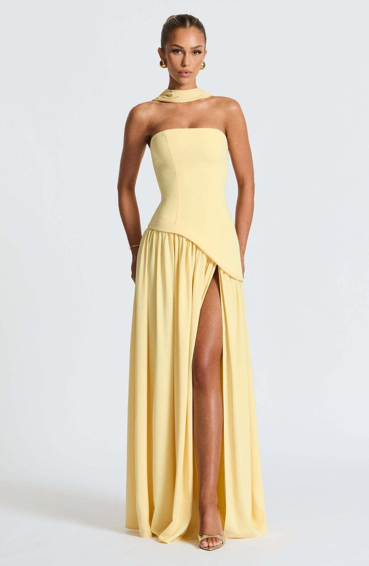 Elegant Flowing Women's Maxi Dress