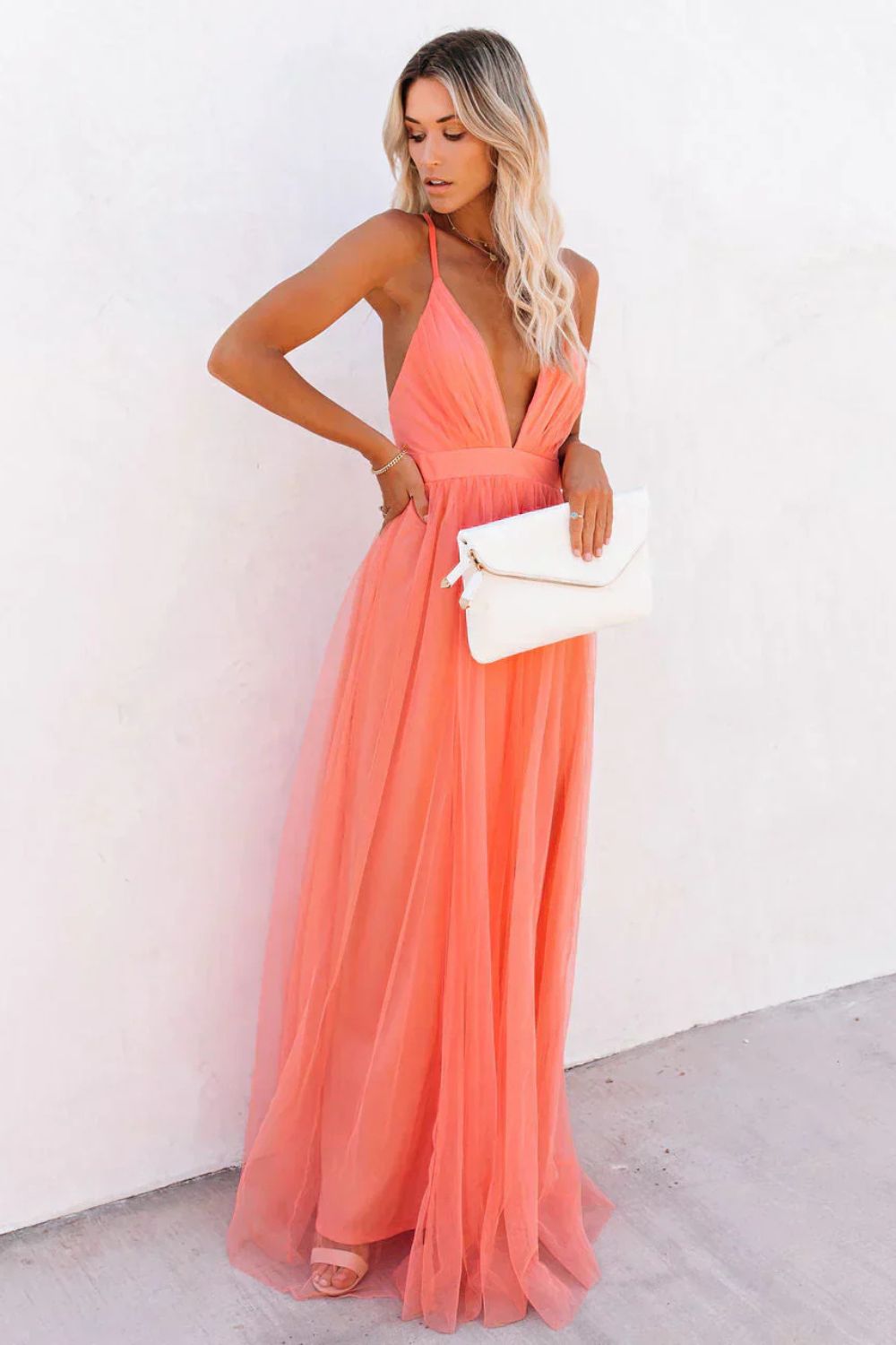 Elegant Flowing Women's Maxi Dress with V-Neck and Spaghetti Straps