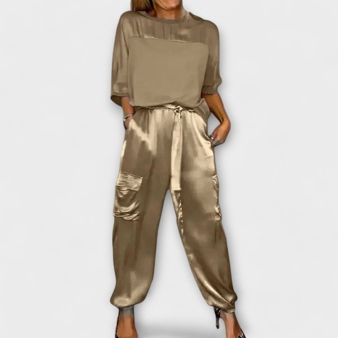 Women's Sporty Two-Piece Workout Set