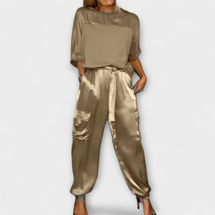 Women's Sporty Two-Piece Workout Set