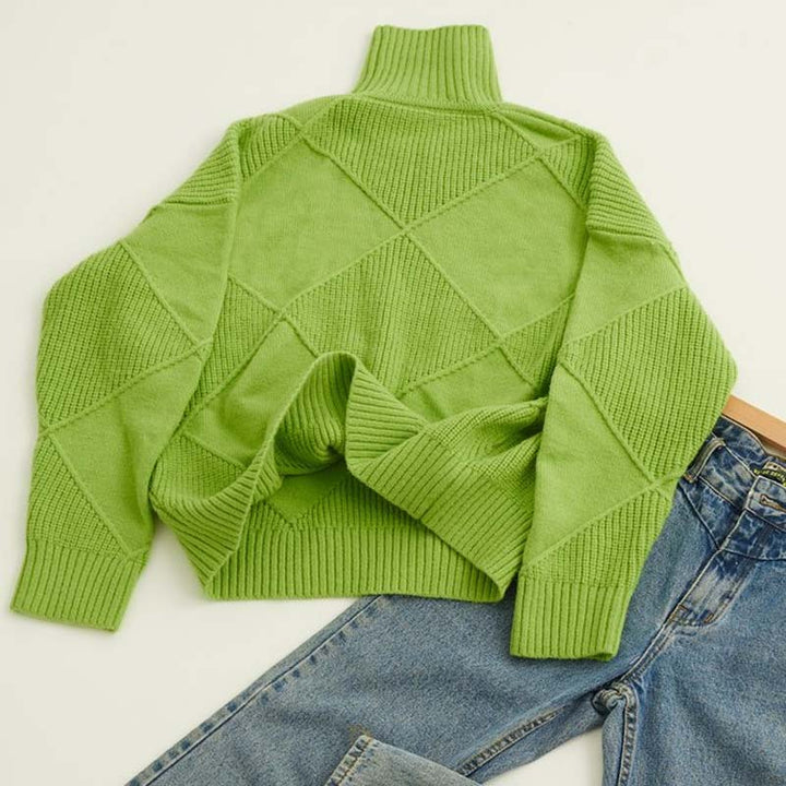 Structured Women's Turtleneck Sweater with Geometric Pattern - Soft and Elegant