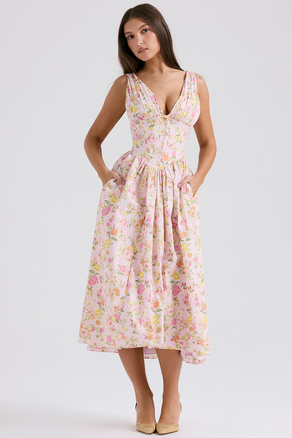 Elegant Flattering Women's Summer Dress