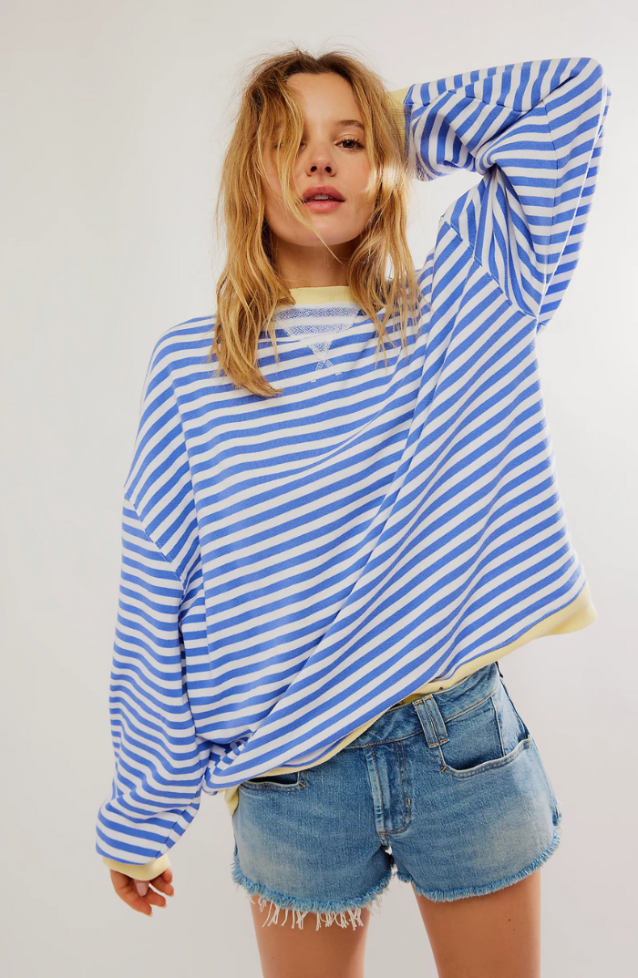 Women's Striped Oversized Sweatshirt - Casual Pullover with Contrast Accents