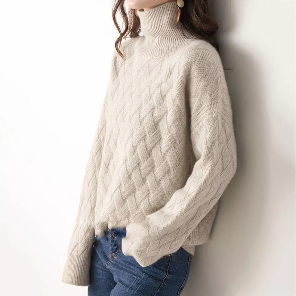Luxurious Cashmere Women's Sweater - Timeless Elegance