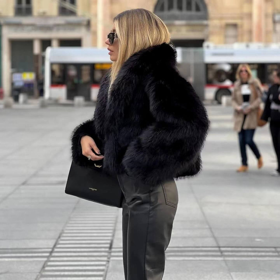 Elegant Luxurious Women's Winter Jacket with Faux Fur