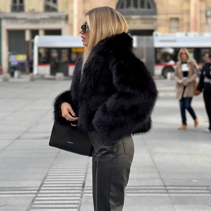 Elegant Luxurious Women's Winter Jacket with Faux Fur