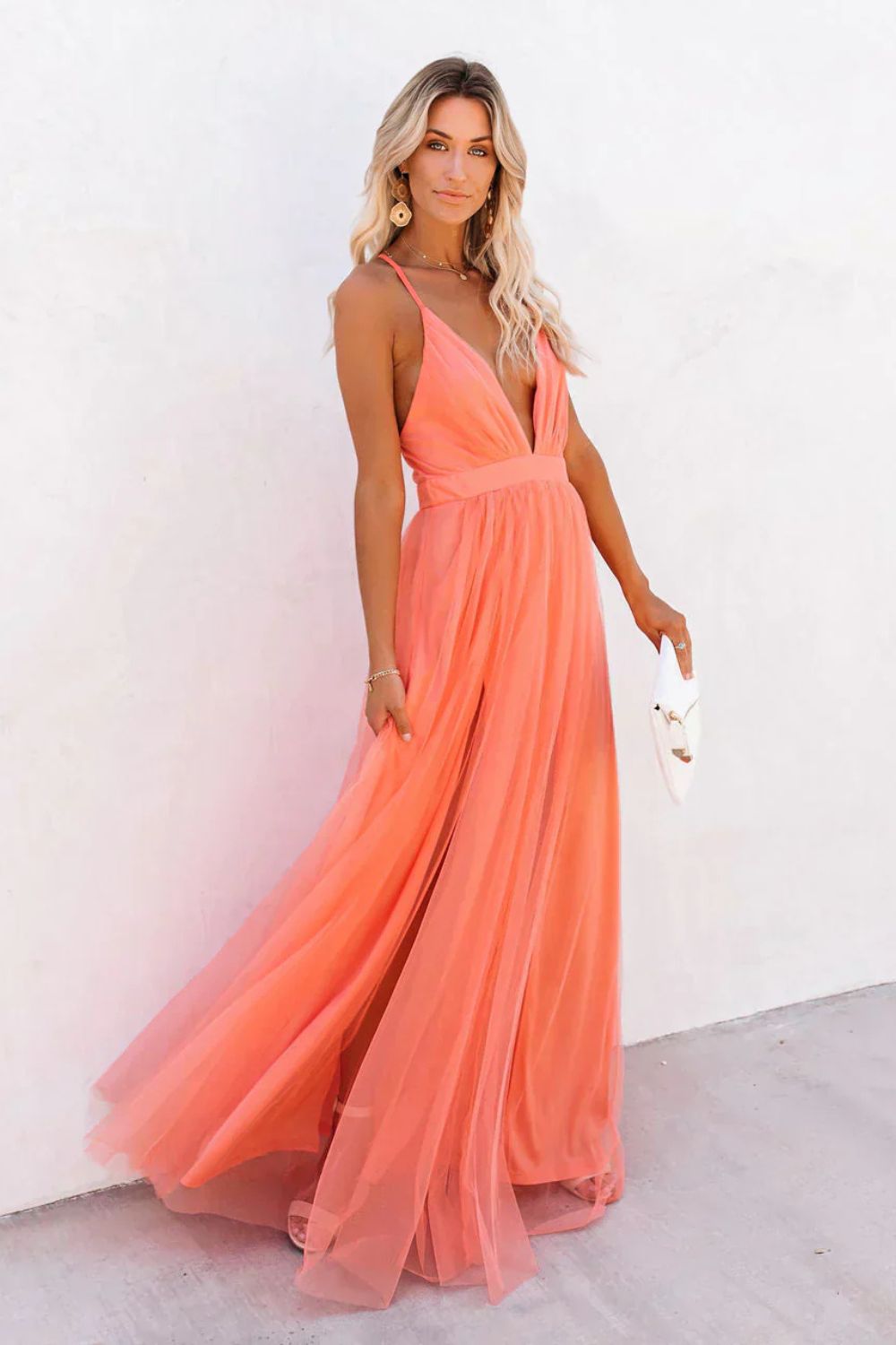 Elegant Flowing Women's Maxi Dress with V-Neck and Spaghetti Straps