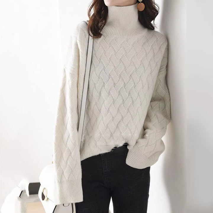 Luxurious Cashmere Women's Sweater - Timeless Elegance