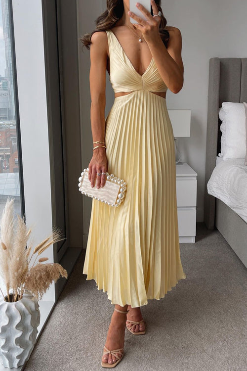 Elegant Pleated Women's Maxi Dress with V-Neck and Waist Cut-Out
