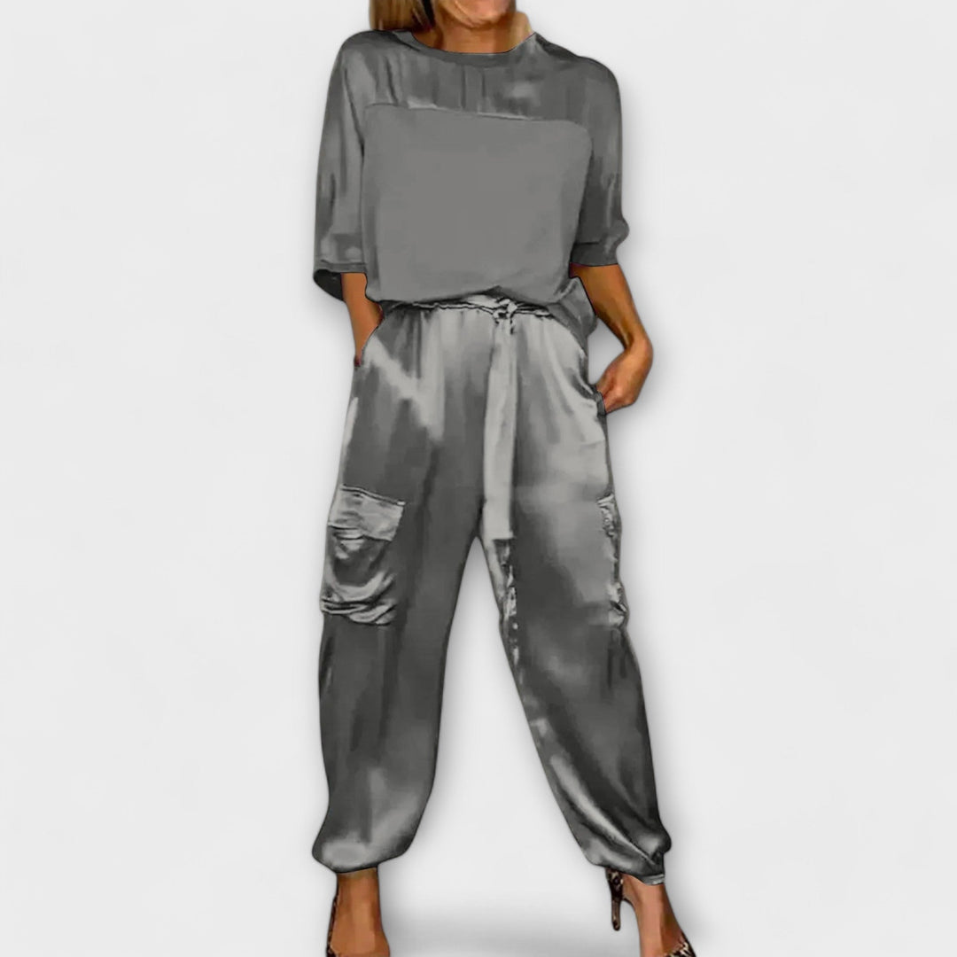 Women's Sporty Two-Piece Workout Set