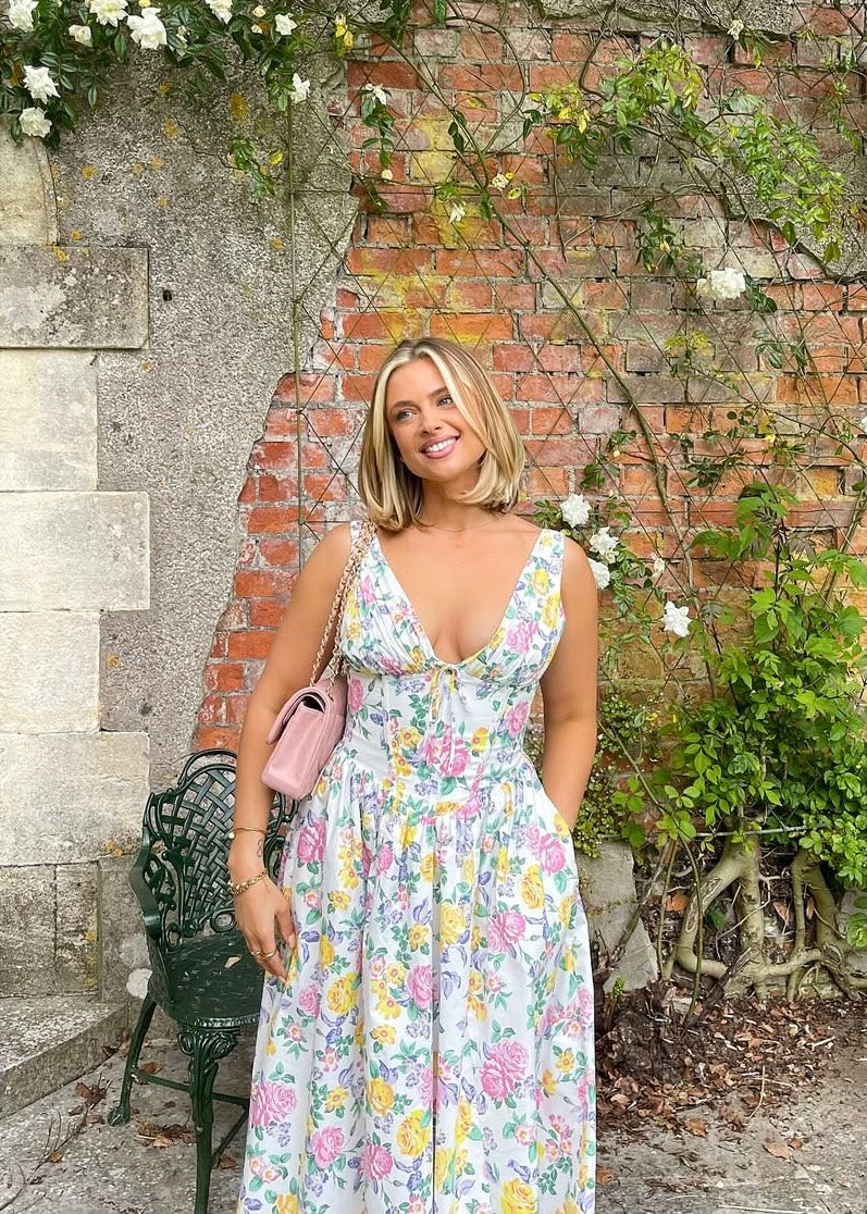 Elegant Flattering Women's Summer Dress