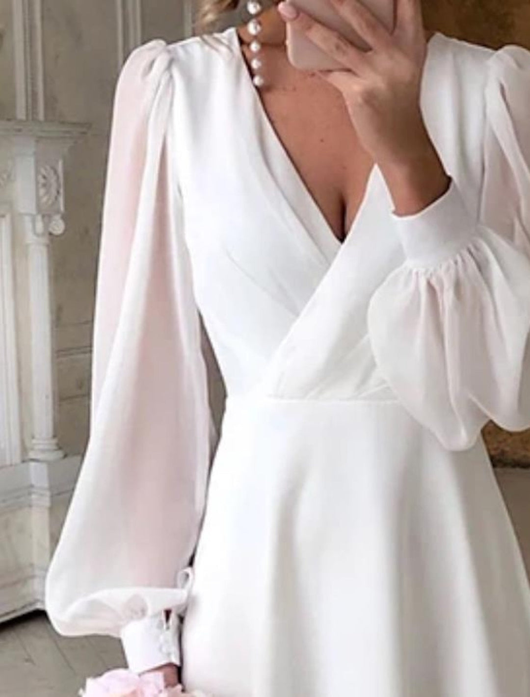 Elegant Flowing Long Sleeve Women's Wedding Dress