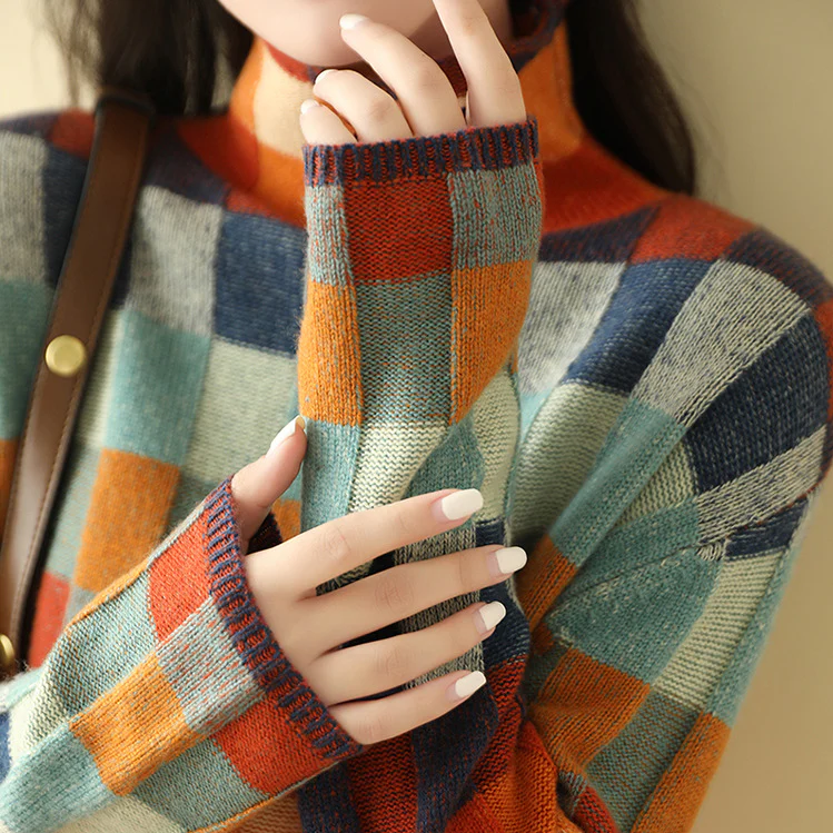 Women's Knit Sweater with Multicolor Plaid Pattern - Oversized Fit