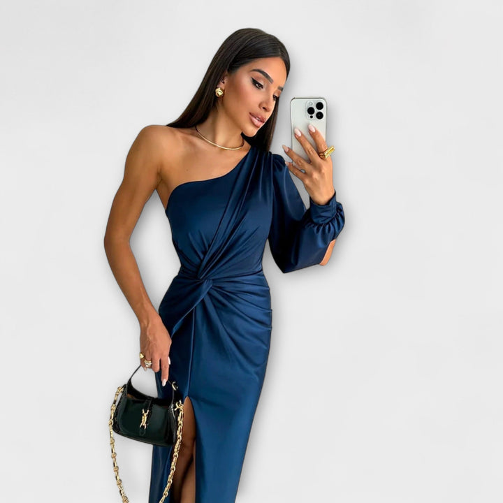 Elegant Women's Dress with Round Neckline - Timeless and Versatile
