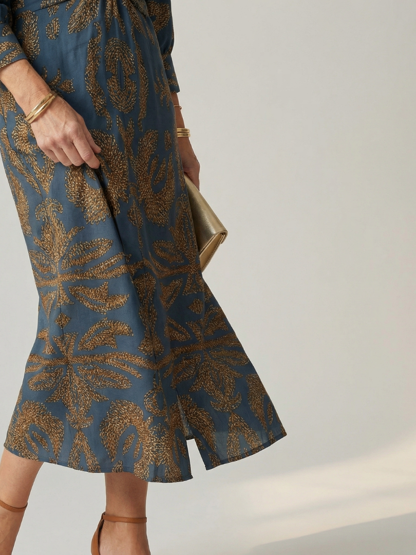 Elegant Lightweight Women's Wrap Midi Dress