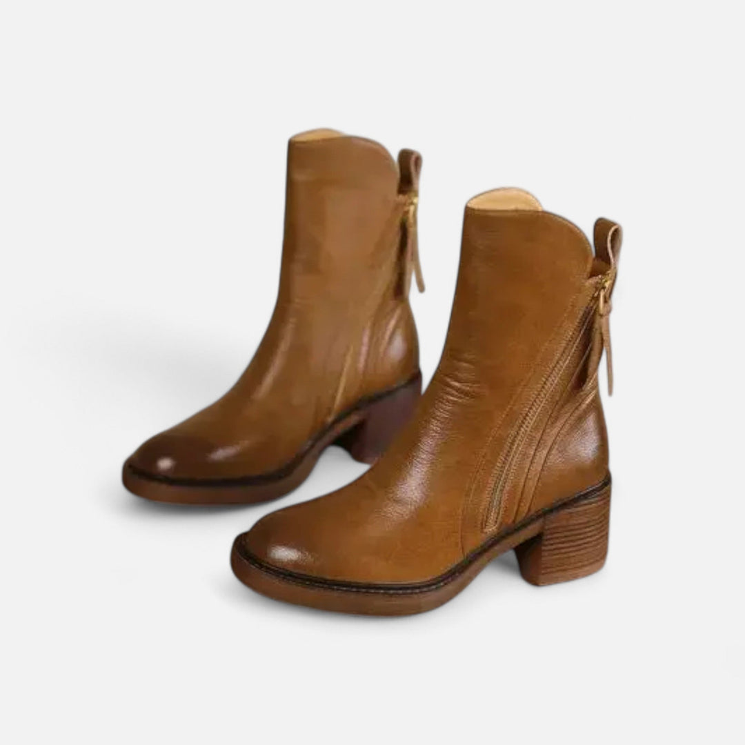 Elegant Women's Flat Boots with Round Toe
