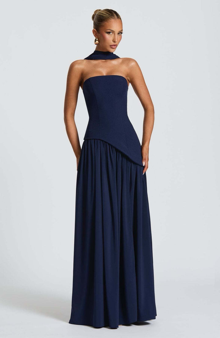 Elegant Flowing Women's Maxi Dress