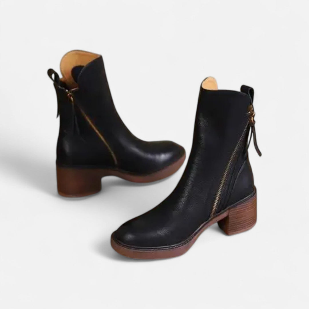 Elegant Women's Flat Boots with Round Toe