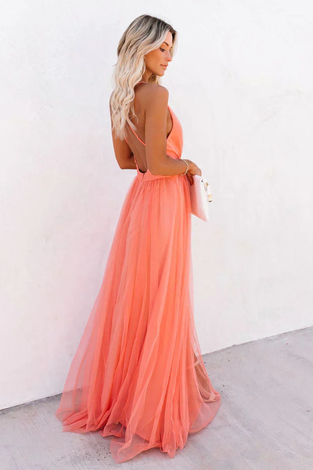 Elegant Flowing Women's Maxi Dress with V-Neck and Spaghetti Straps