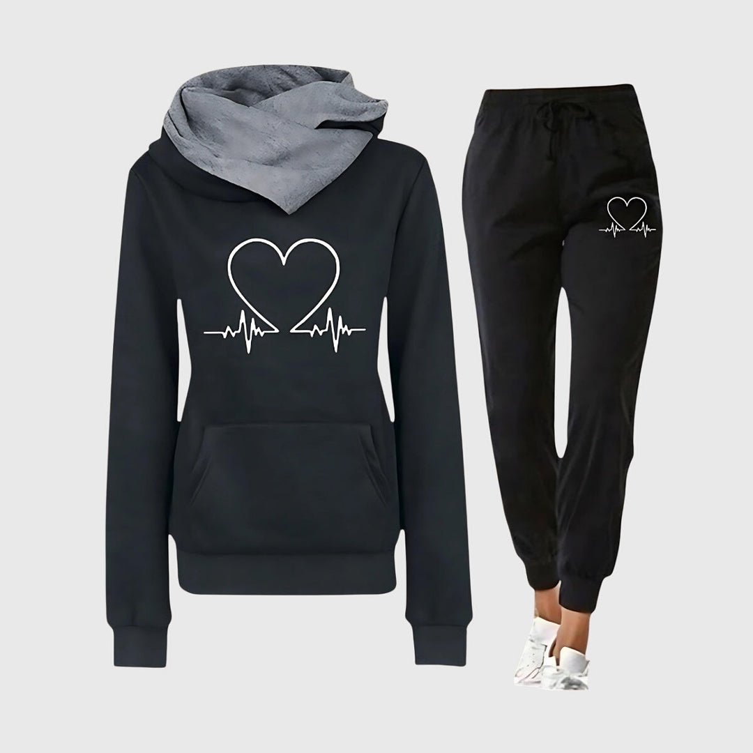 Women's Comfortable Heart Pattern Sport Outfit