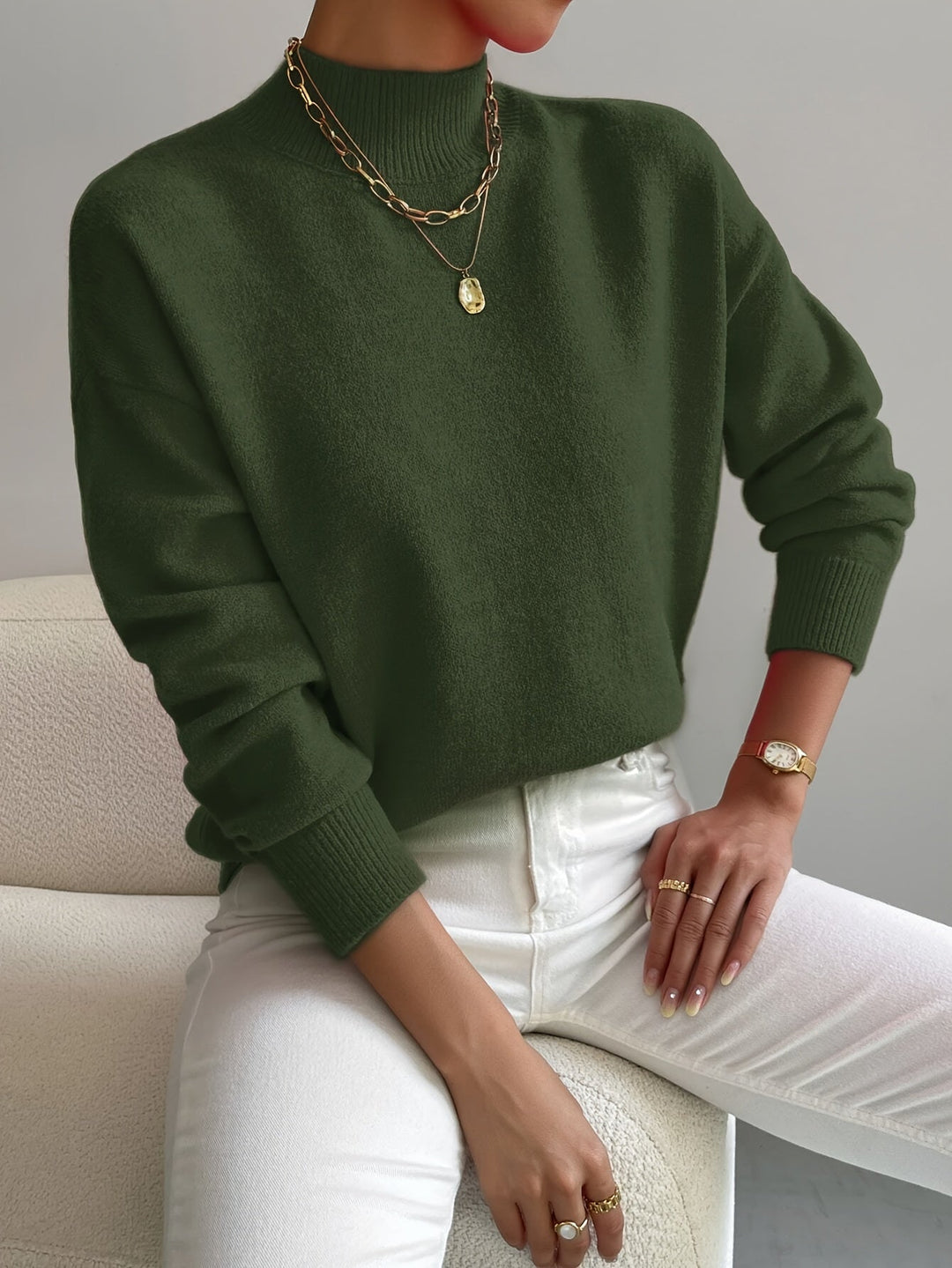 Elegant Women's Turtleneck Sweater - Soft Knit Quality for Stylish Winter Looks