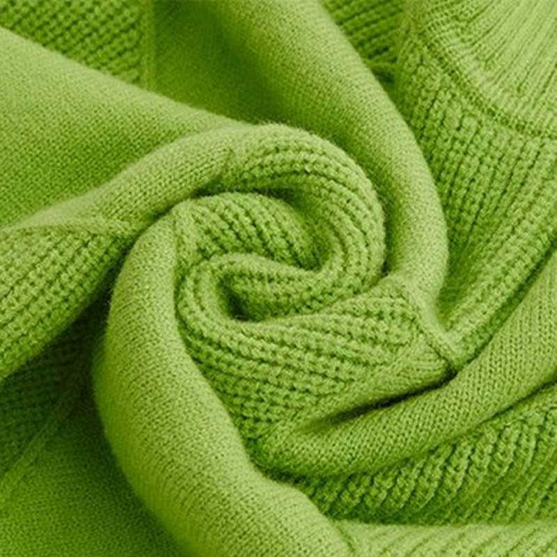 Structured Women's Turtleneck Sweater with Geometric Pattern - Soft and Elegant