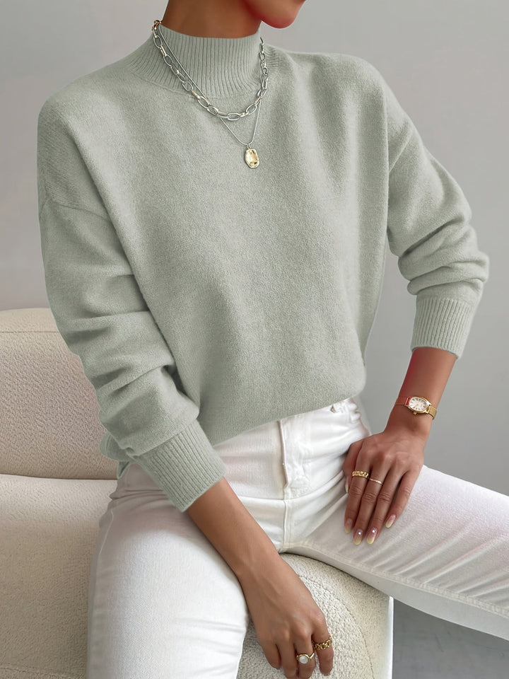 Elegant Women's Turtleneck Sweater - Soft Knit Quality for Stylish Winter Looks
