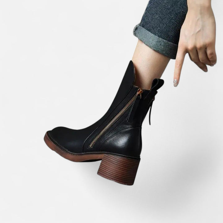 Elegant Women's Flat Boots with Round Toe