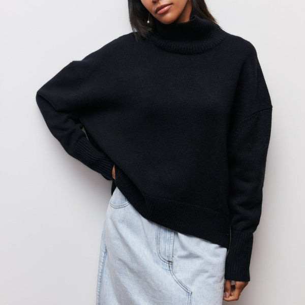Elegant Women's Turtleneck Sweater - Soft and Versatile