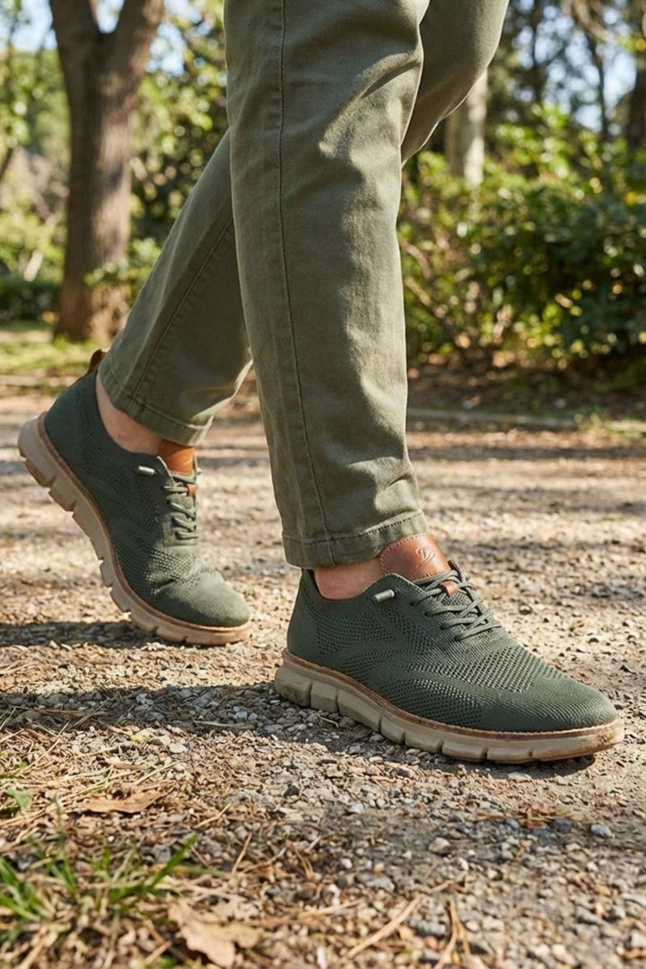 Lightweight Breathable Men's Knit Sneakers