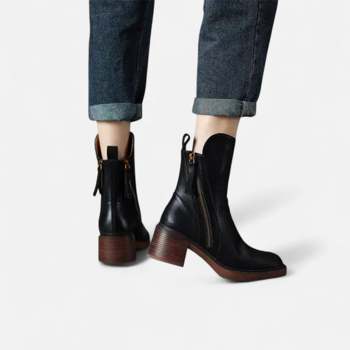 Elegant Women's Flat Boots with Round Toe