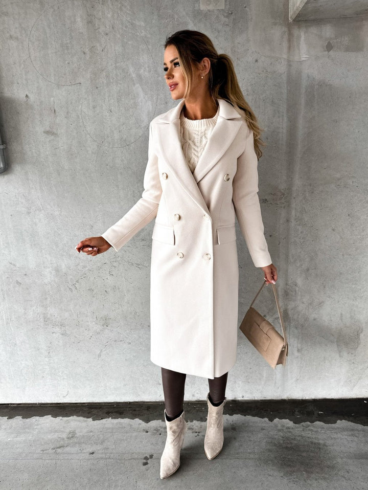 Elegant Women's Winter Coat in Wool Blend - Warm and Fitted